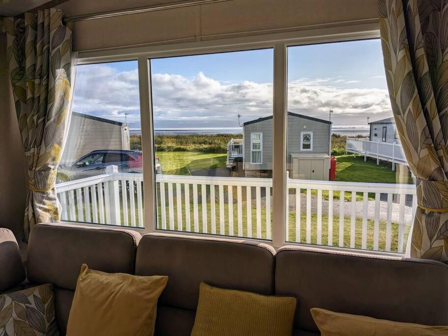 Beautiful Pet Friendly Southerness Caravan With Sea View & Decking Area Mainsriddle Extérieur photo