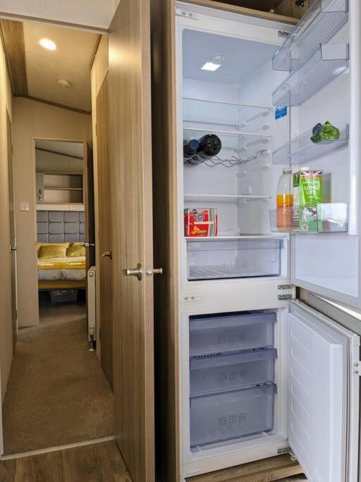 Beautiful Pet Friendly Southerness Caravan With Sea View & Decking Area Mainsriddle Extérieur photo