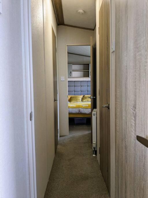 Beautiful Pet Friendly Southerness Caravan With Sea View & Decking Area Mainsriddle Extérieur photo